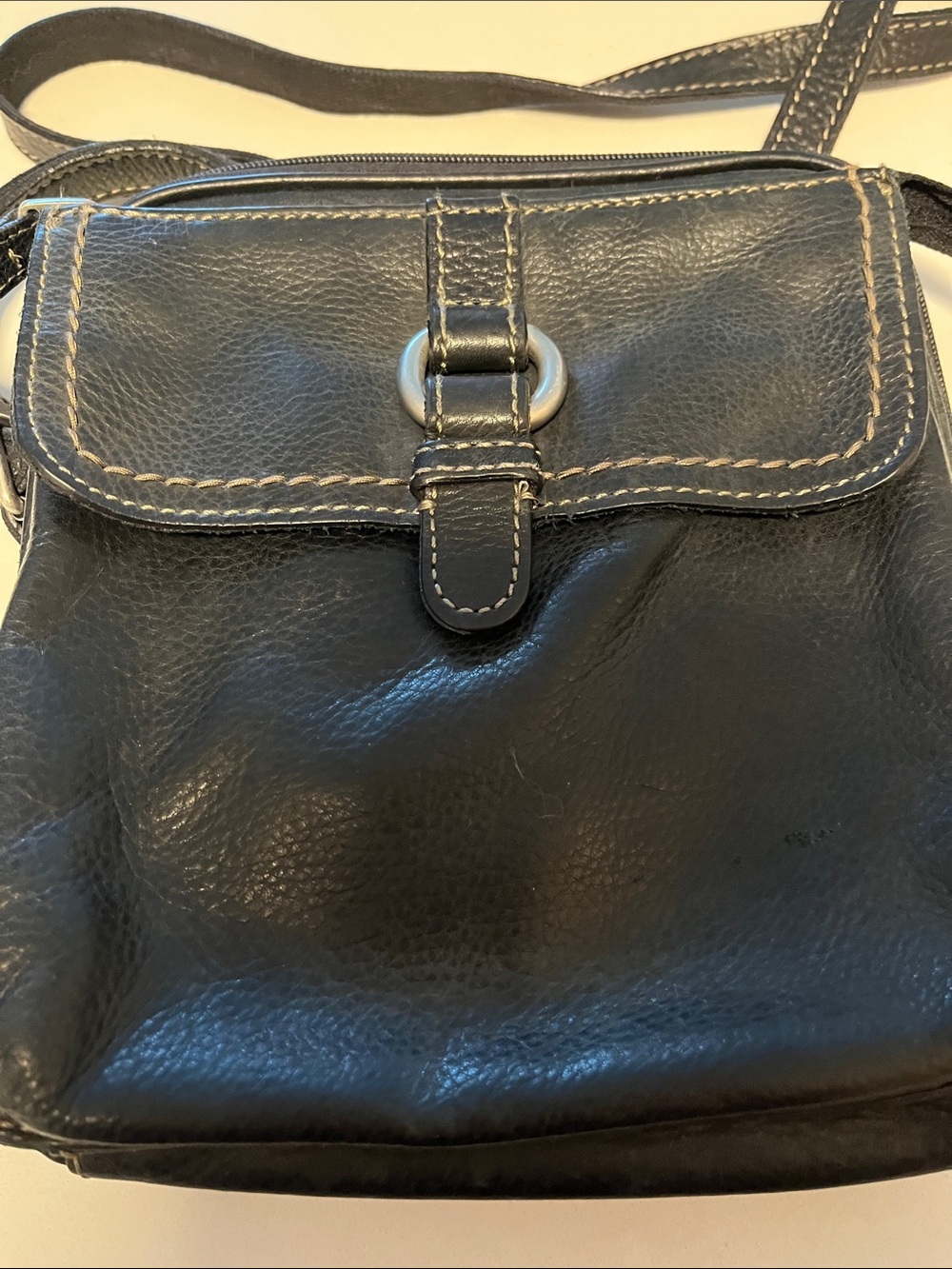 Fossil Women's Black Leather Crossbody Bag with Contrast Stitching